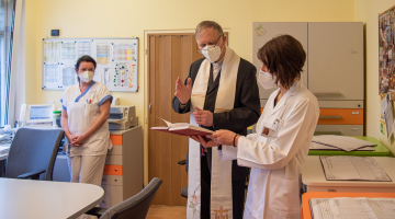 Světový den nemocných: Požehnání se dostalo třem klinikám FN Olomouc