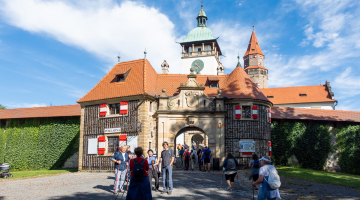 Na Pacientský den na Bouzově se s kardiology vydalo více než čtyřicet zájemců