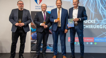 První Olomoucké neurochirurgické dny zahájeny. Na konferenci měla premiéru nová učebnice