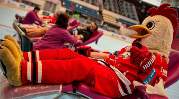 Hokejisty HC Olomouc vyměnili na střídačce dárci krve
