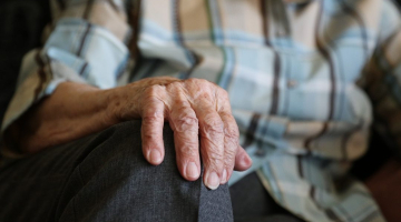 Lepší život pro seniory. Zvládnout potíže se stárnutím pomáhá ve Fakultní nemocnici Olomouc specializovaná geriatrická ambulance