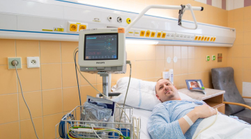 Odborníci z Hemato-onkologické kliniky FN Olomouc provedli jubilejní 1500. transplantaci kostní dřeně