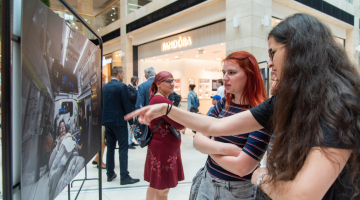 Výstava fotografií Jindřicha Štreita Na urgent! je k vidění v Šantovce. Představuje náročnou práci týmu zdravotníků Fakultní nemocnice Olomouc