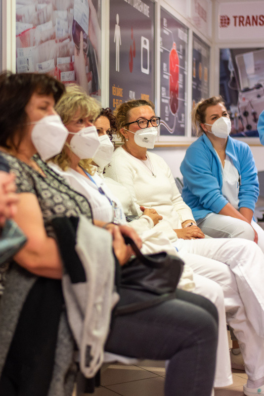 Sestry a lékaři Porodnicko-gynekologické kliniky darovali krev.