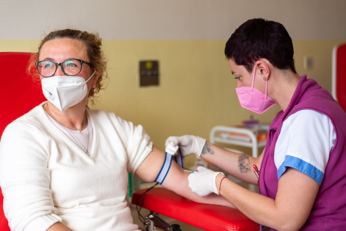 Sestry a lékaři Porodnicko-gynekologické kliniky darovali krev.