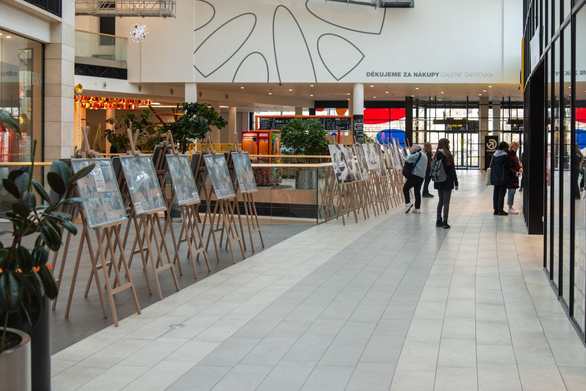 Výstava ke Světovému dni předčasně narozených dětí v Galerii Šantovka.